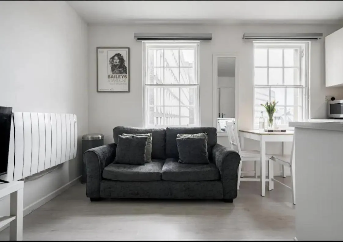 Castle Apartment Edinburgh